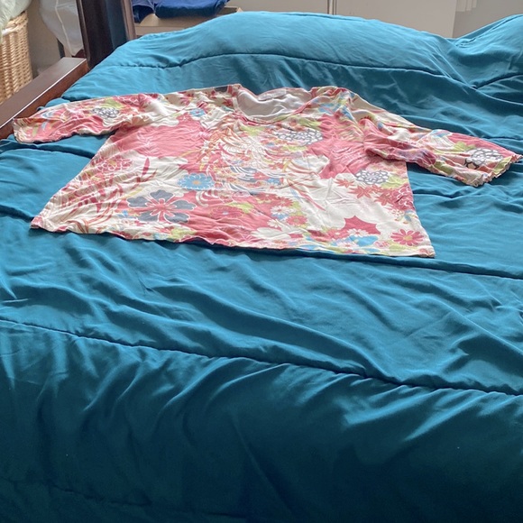 SILHOUETTES 
•Size:1X - Picture 2 of 10